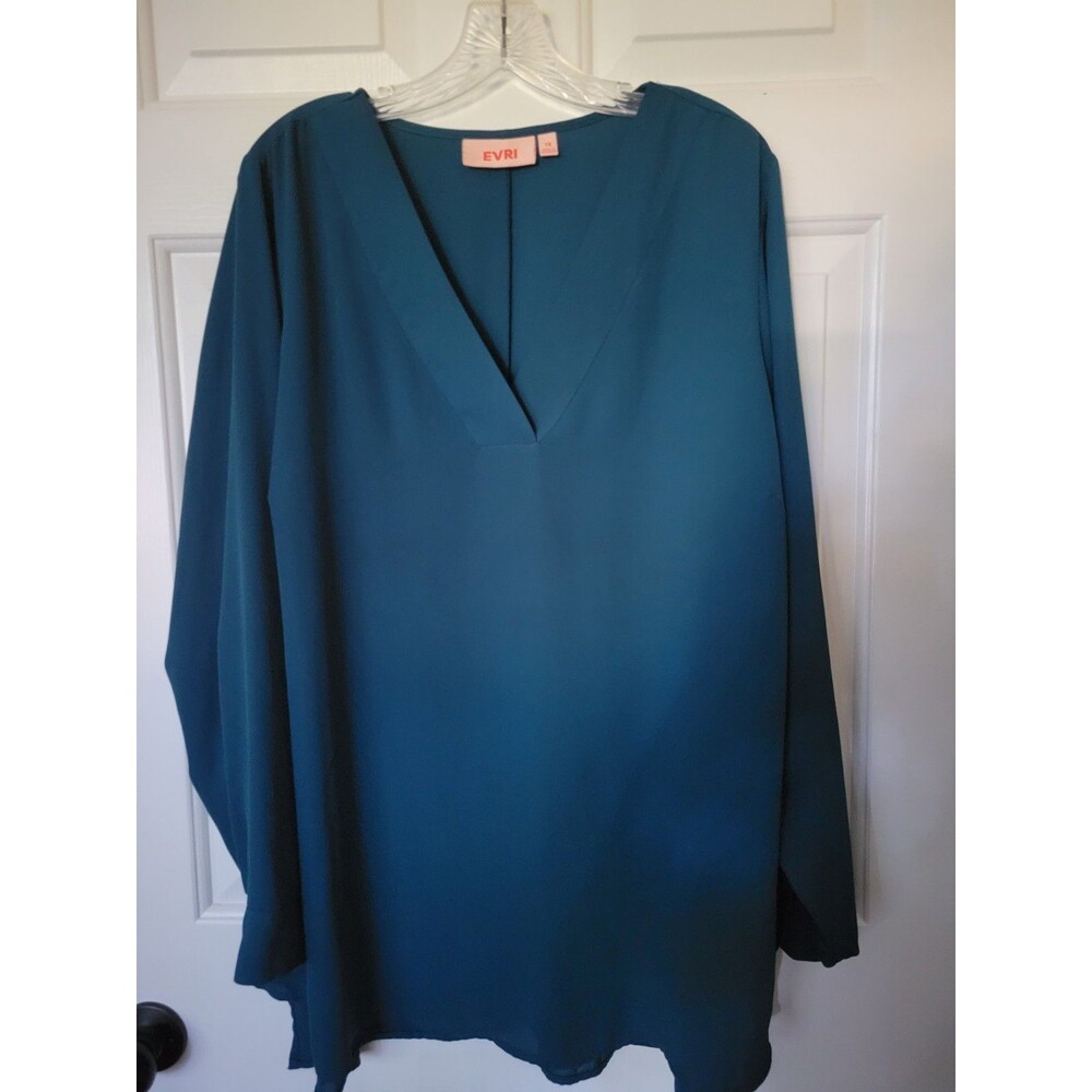 EVRI Size 1X Dark Green Blouse V Neck Long Sleeve Cuffs